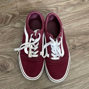 Vans lowtops burgundy with white stripe